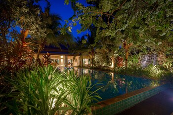 5br luxury tropical pool villa ph125