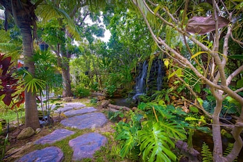 5br luxury tropical pool villa ph125