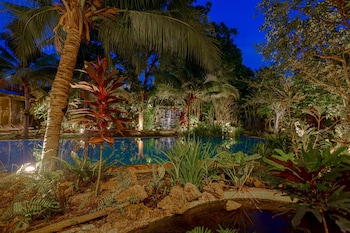 5br luxury tropical pool villa ph125