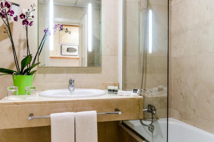 hotel exe suites 33