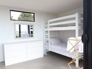 aotearoa surf eco pods