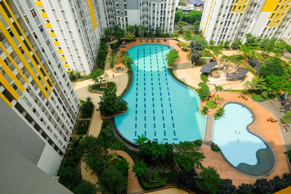 deluxe studio apartment springlake summarecon