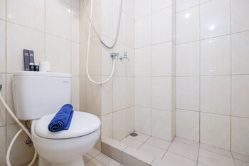 deluxe studio apartment springlake summarecon