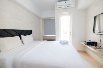 deluxe studio apartment springlake summarecon