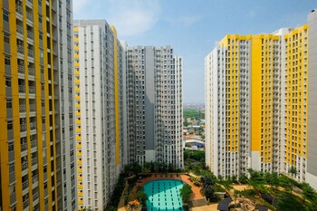 deluxe studio apartment springlake summarecon