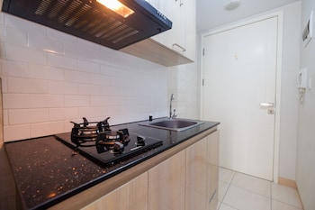 deluxe studio apartment springlake summarecon