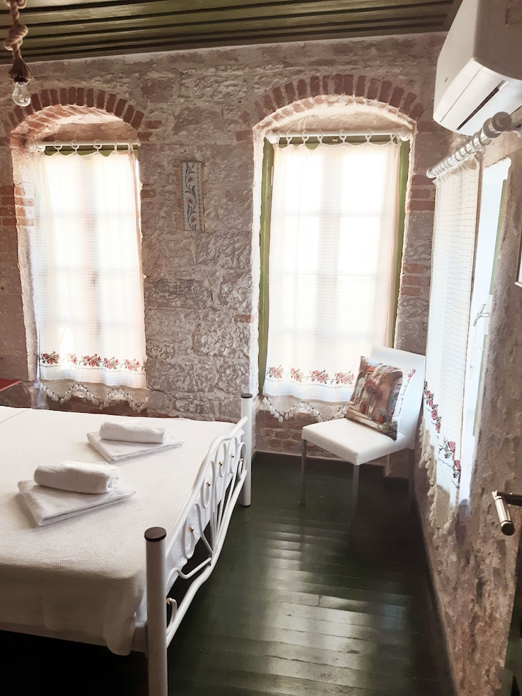 yesil konak ayvalik