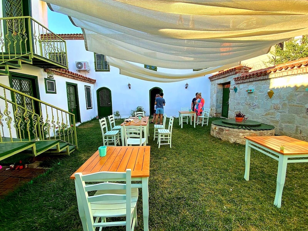 yesil konak ayvalik