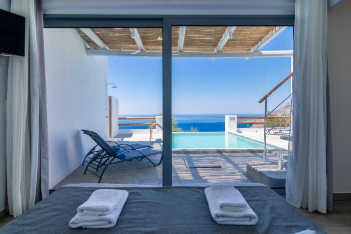 pyrgos exclusive