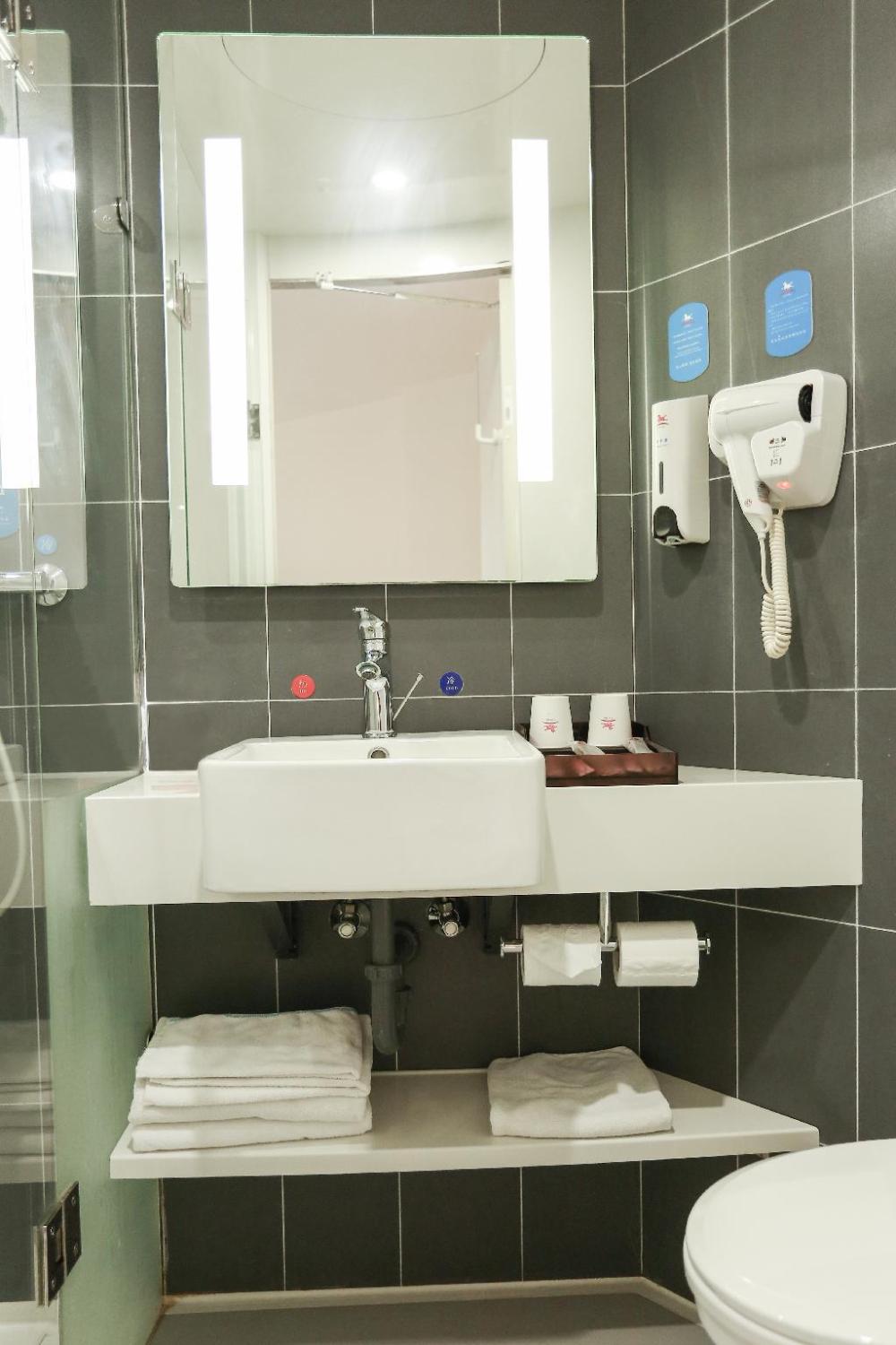 hanting hotel haiyan xinqiao north road