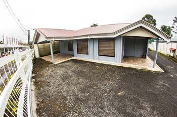 aparatamentos arenal ranas y ranitas