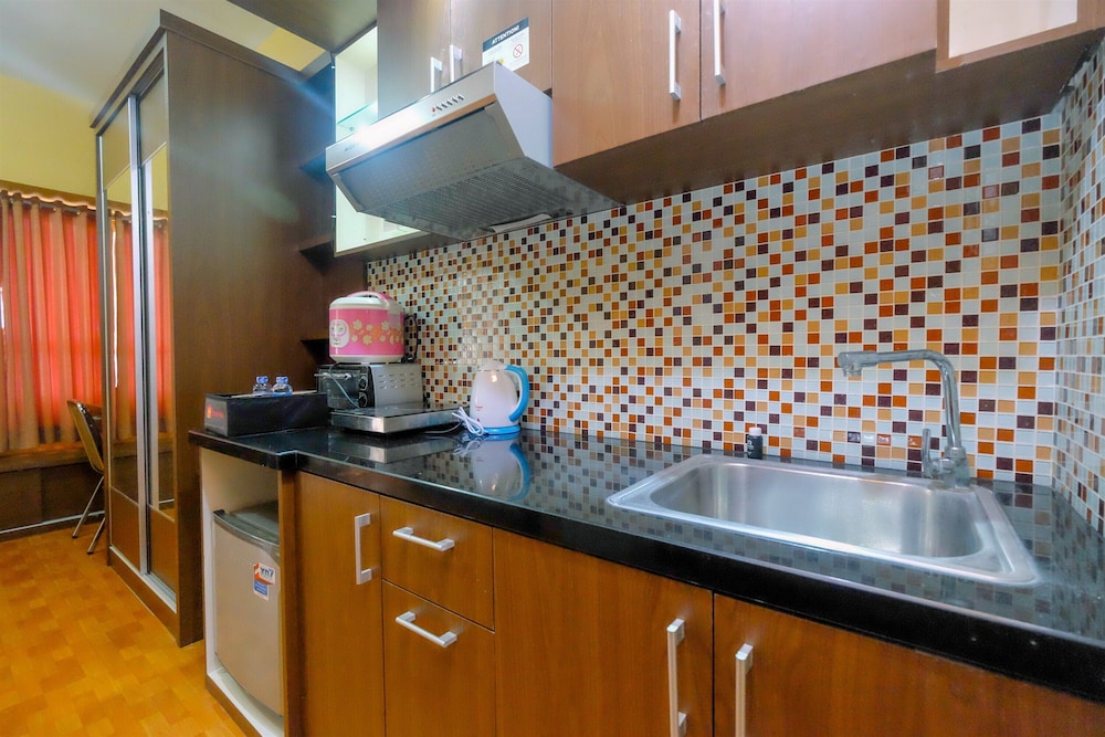 comfortable studio apartment at taman melati near universitas indonesia