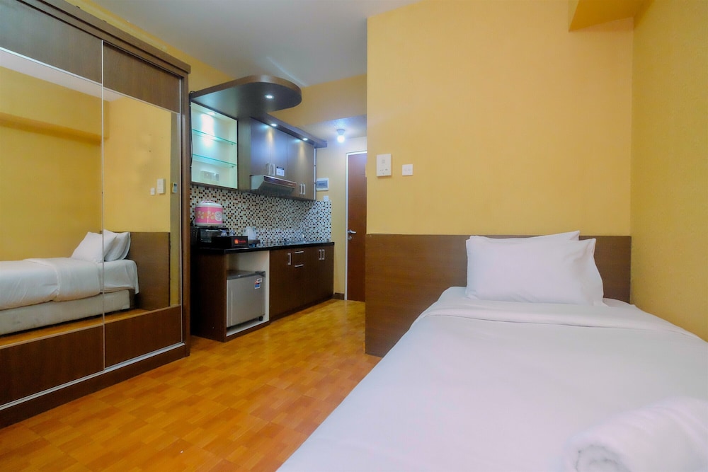 comfortable studio apartment at taman melati near universitas indonesia