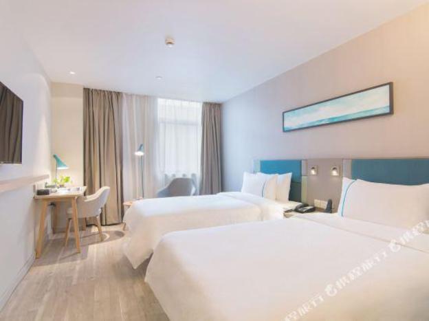home inn selected shanghai lingang xincheng dishui lake