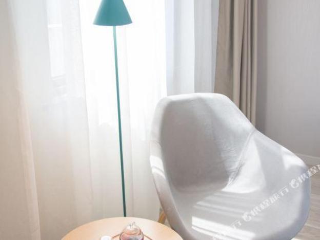 home inn selected shanghai lingang xincheng dishui lake