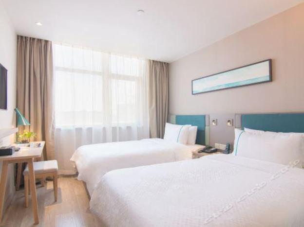 home inn selected shanghai lingang xincheng dishui lake