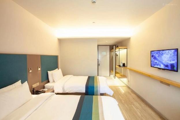 home inn selected shanghai lingang xincheng dishui lake