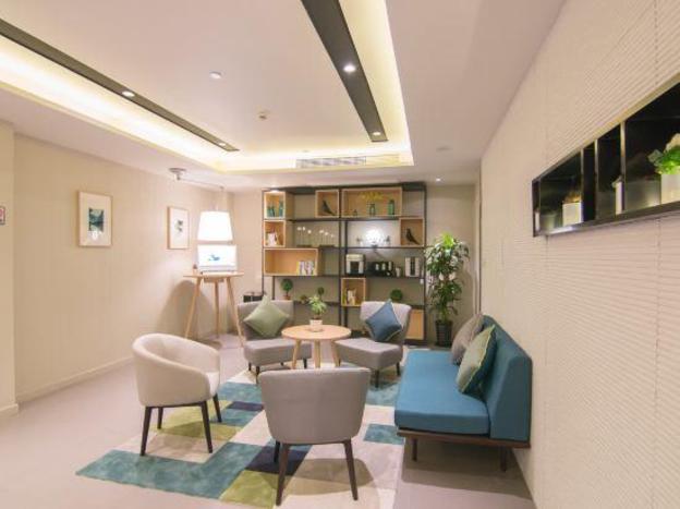 home inn selected shanghai lingang xincheng dishui lake