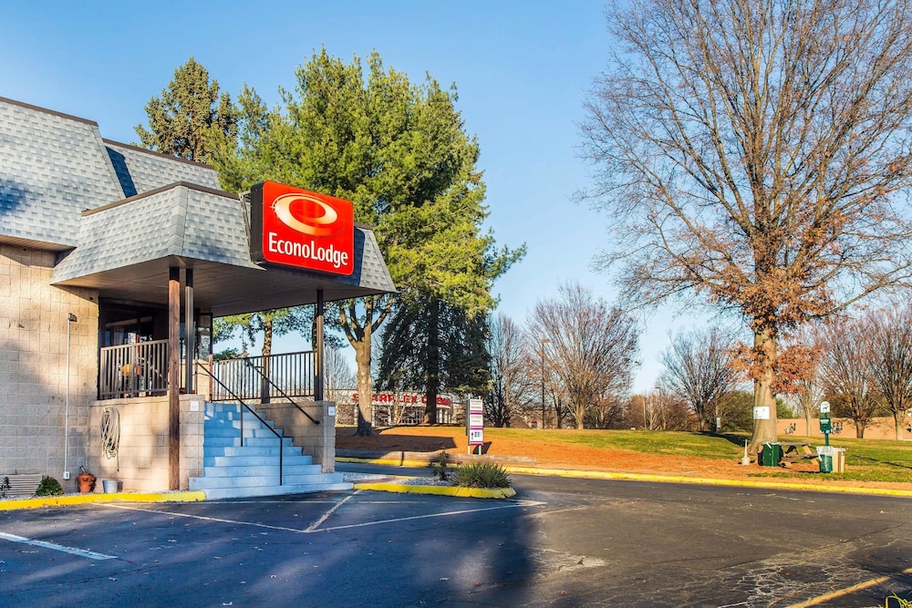 econo lodge milldale southington