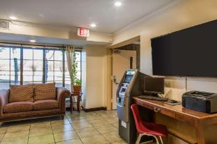 econo lodge milldale southington