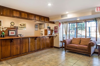 Econo Lodge Milldale - Southington,Near Panthorn Park,2 star