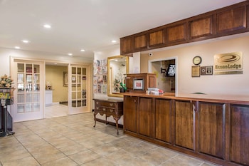 Econo Lodge Milldale - Southington,Near Panthorn Park,2 star