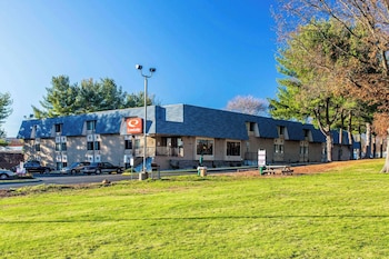 Econo Lodge Milldale - Southington,Near Panthorn Park,2 star