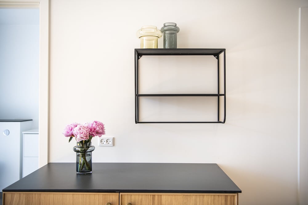 by the lakes apartments into this place