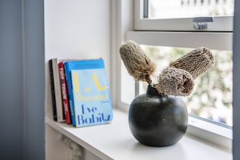 by the lakes apartments into this place