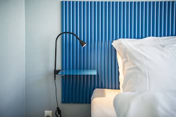 by the lakes apartments into this place