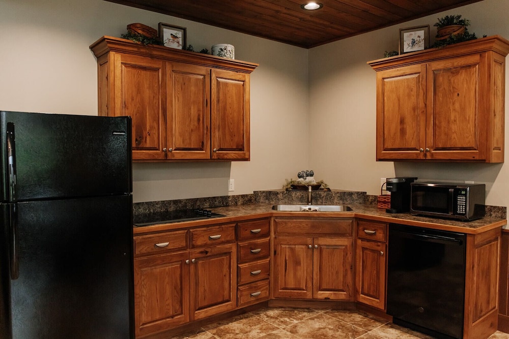 sojourners lodge and log cabin suites