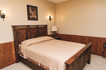 sojourners lodge and log cabin suites