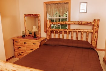 sojourners lodge and log cabin suites