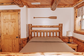 sojourners lodge and log cabin suites