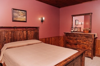 sojourners lodge and log cabin suites