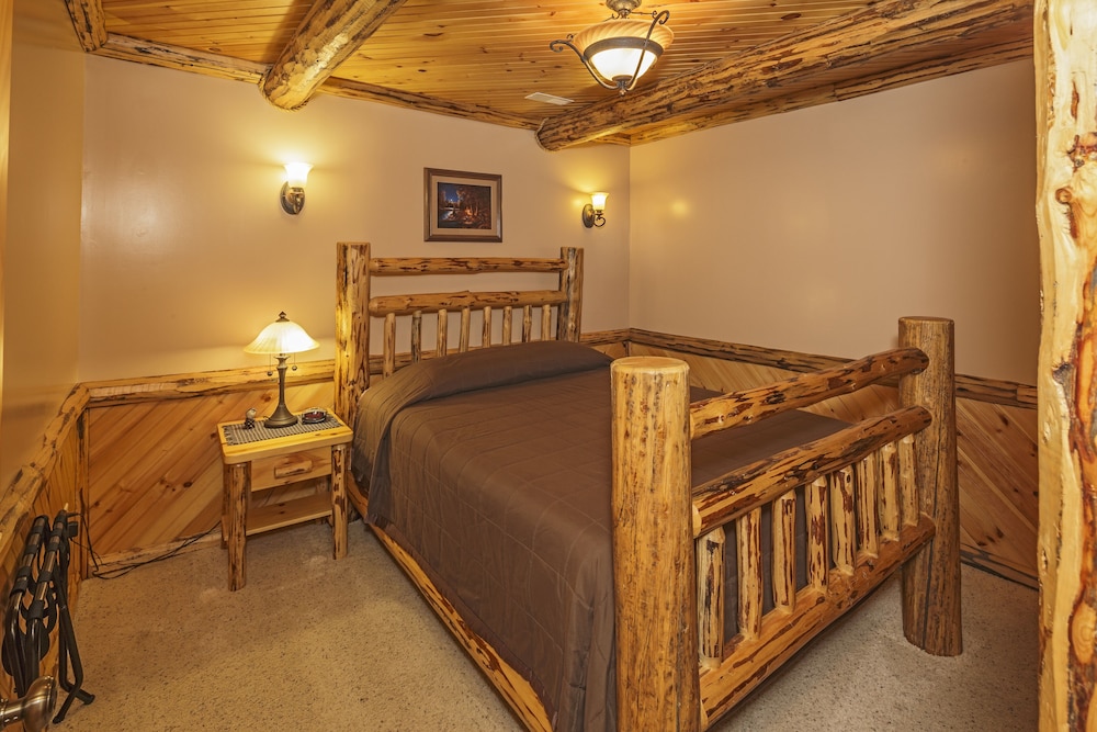 sojourners lodge and log cabin suites