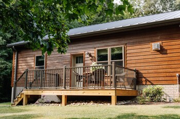 Sojourner's Lodge & Log Cabin Suites,,2.5 star