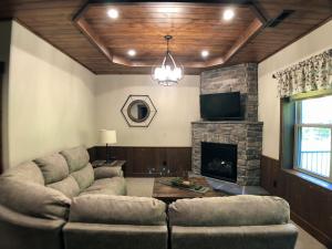sojourners lodge and log cabin suites