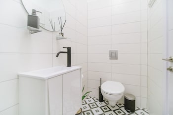 monochrome an autonomous hotel by loginn
