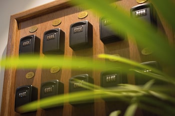 Monochrome - An Autonomous Hotel By Loginn,,0 star