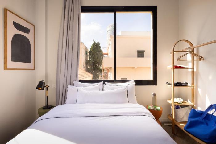 monochrome an autonomous hotel by loginn