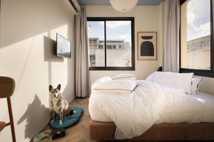 monochrome an autonomous hotel by loginn