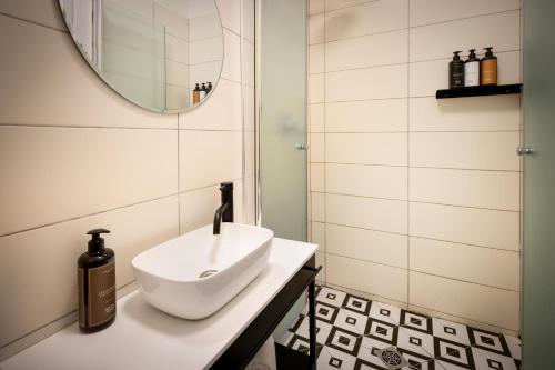 monochrome an autonomous hotel by loginn