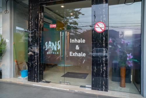 sans hotel kupang indah surabaya