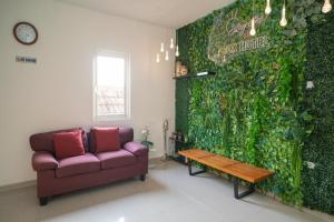 sans hotel kupang indah surabaya