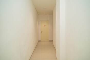 sans hotel kupang indah surabaya