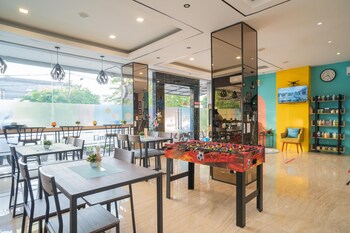 sans hotel kupang indah surabaya