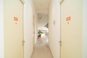 sans hotel kupang indah surabaya