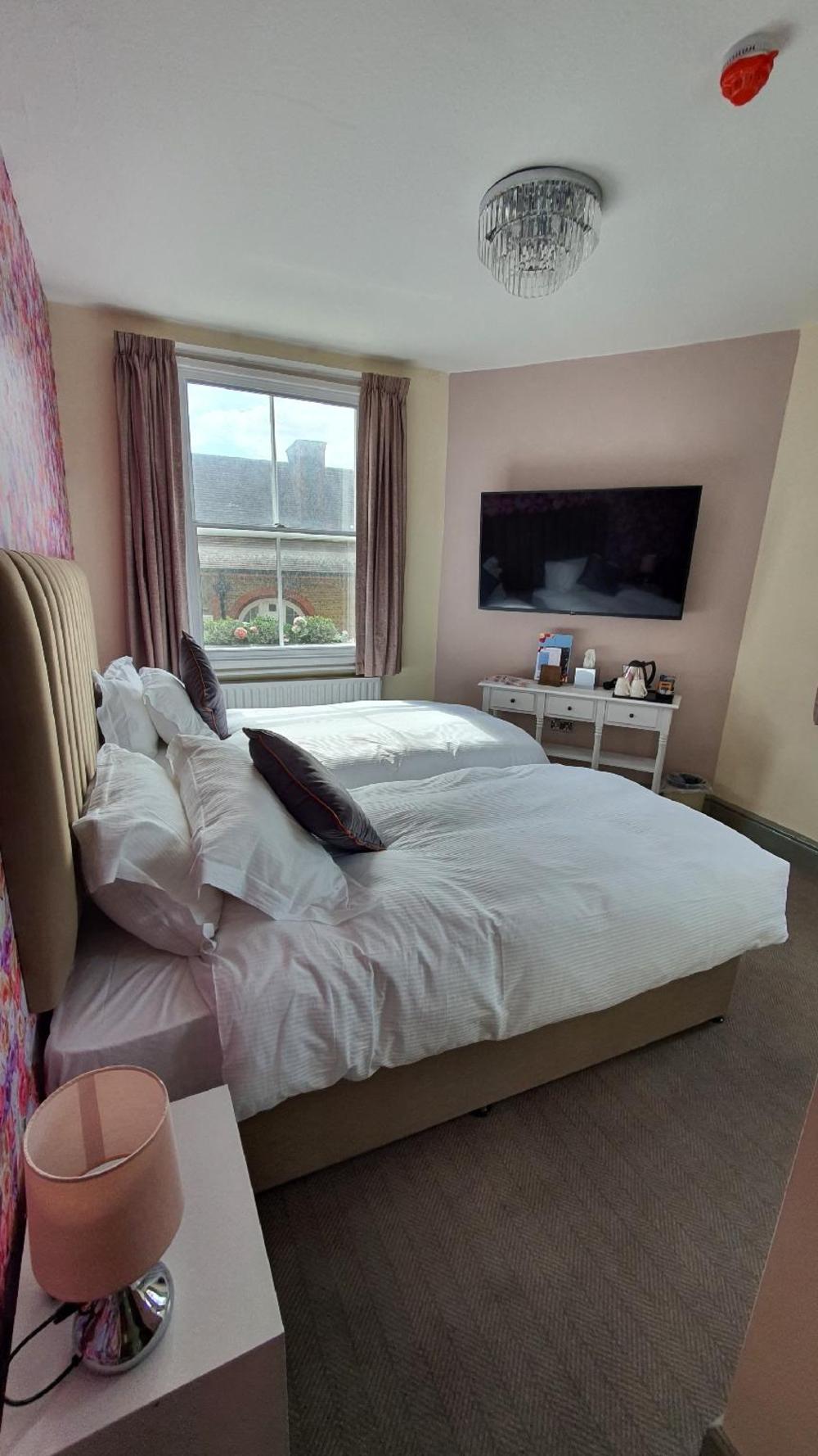 the griffin belle hotel vauxhall