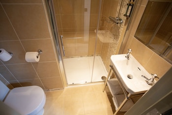 the griffin belle hotel vauxhall